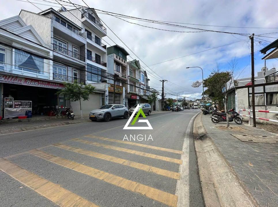 Nhà Phố Nguyên Tử Lực Đà Lạt 111m² - Mặt tiền kinh doanh đắc địa!