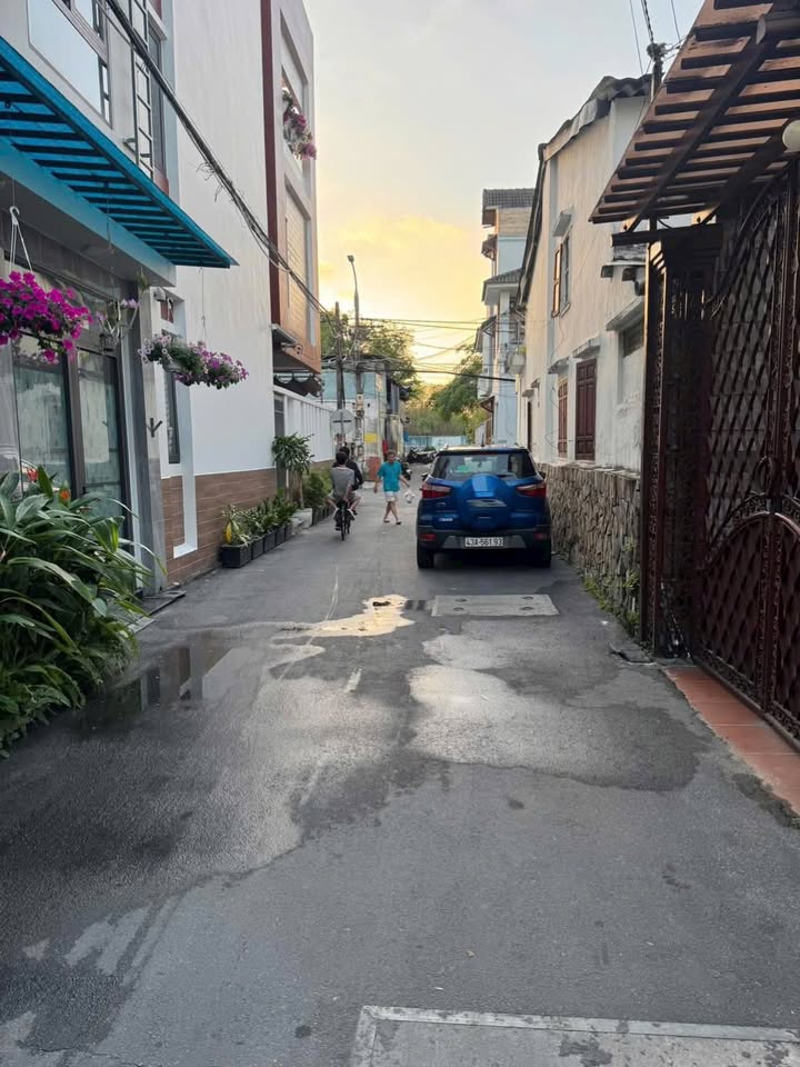 Cho thuê nhà 2 tầng kiệt ô tô Thanh Thuỷ, Đà Nẵng - 100m² - 8.5 triệu/tháng