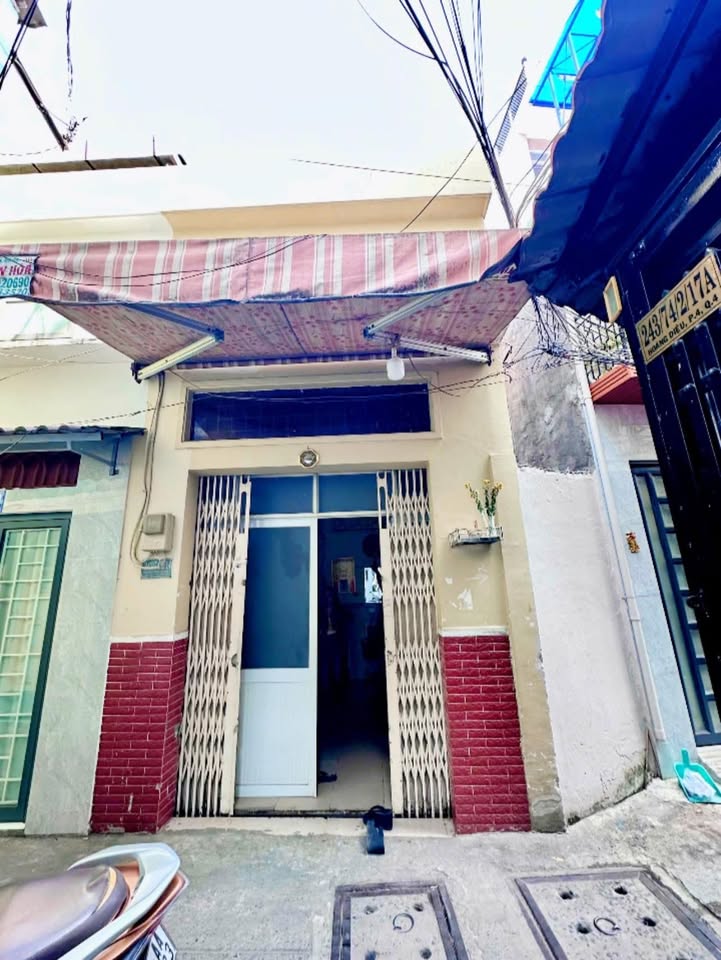 Bán nhà Quận 4 Hoàng Diệu 32m² giá 4.65 tỷ - Vị trí đẹp hiếm có