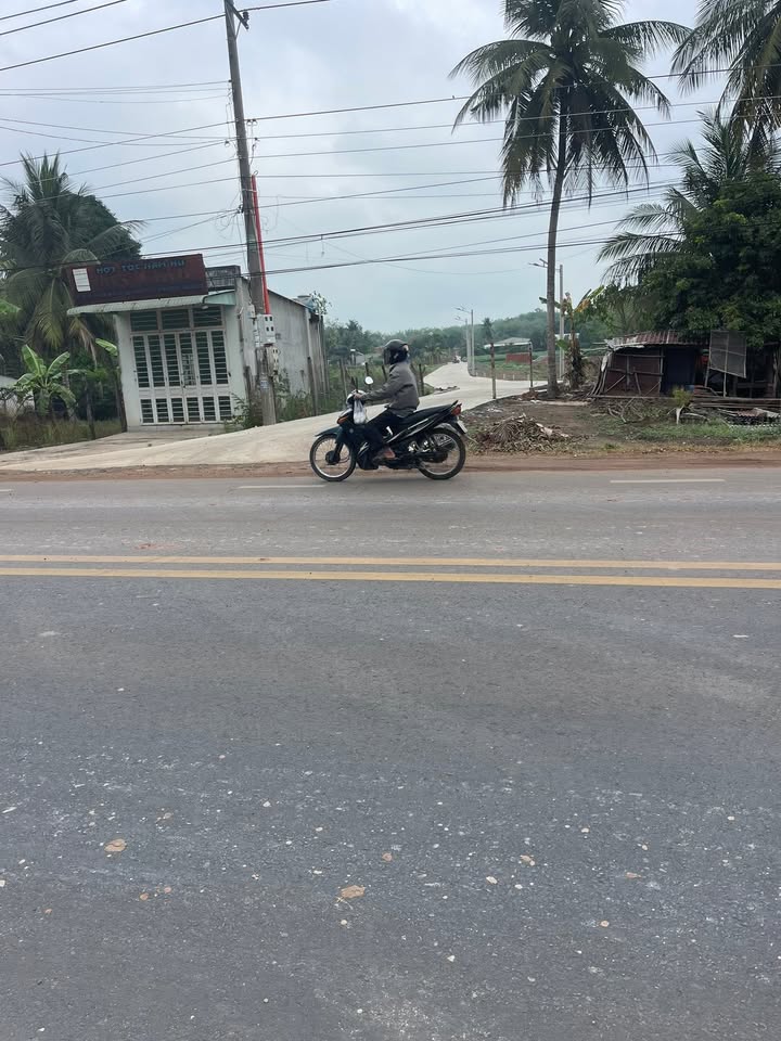 Đất Nền Tân Châu, Tây Ninh - 1050m² Sổ Đỏ, Mặt Tiền 6m