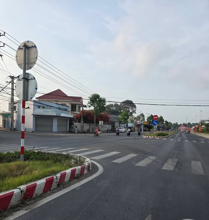 Nhà Phố Võ Văn Kiệt Trà Vinh 80m² - Mặt tiền kinh doanh đắc địa!