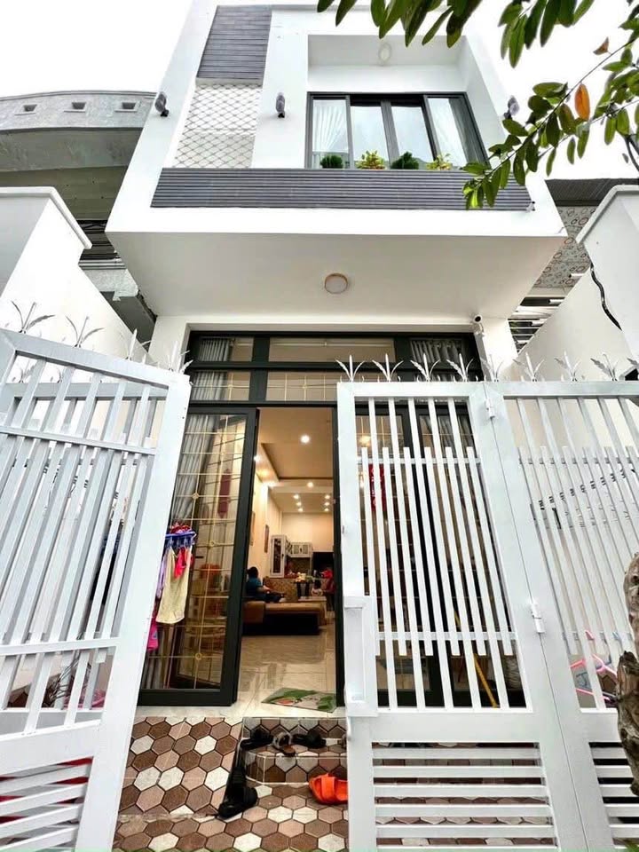 Bán Nhà 1 Lầu Mặt Tiền Thoại Ngọc Hầu, Long Xuyên - 112m² Giá 2 Tỷ