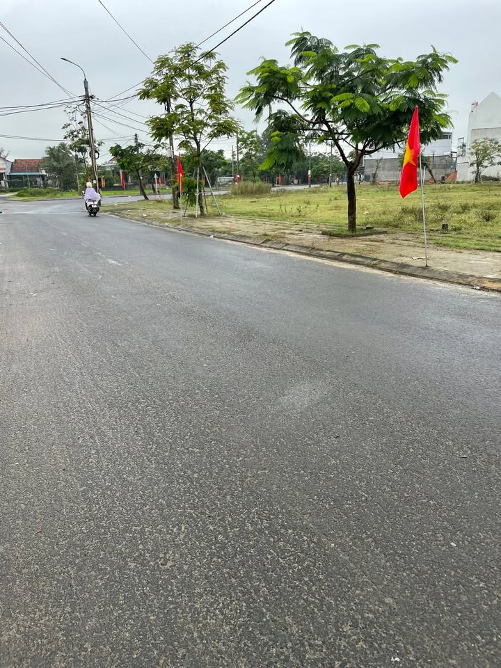 Đất nền Đông Hòa 140m² giá 1.4 tỷ - Sổ đỏ chính chủ!