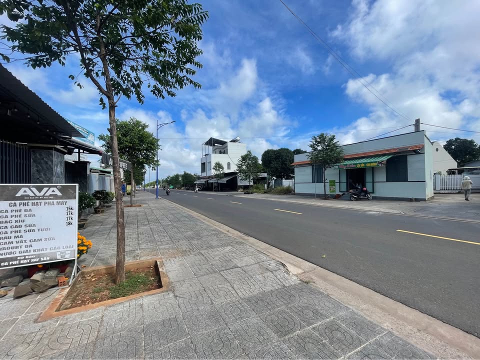 Nhà Phố Đất Đỏ 161m² chỉ 2.75 tỷ - Mặt tiền kinh doanh đắc địa!