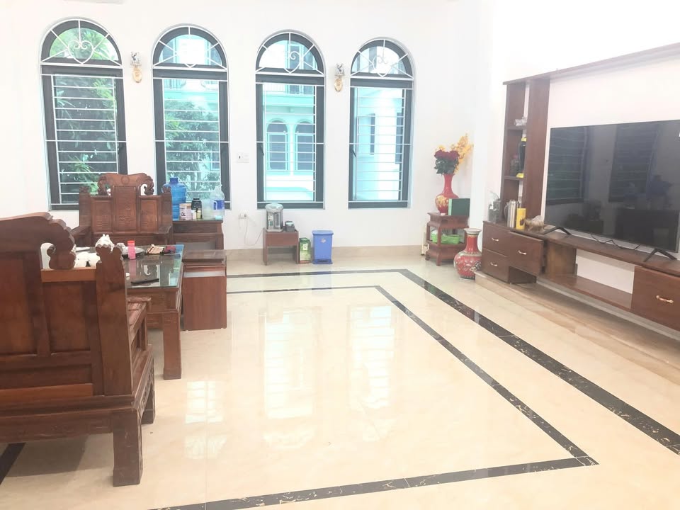 Cho Thuê Nhà 7 Ngủ Khai Quang, Vĩnh Yên - Thang Máy, Full Nội Thất