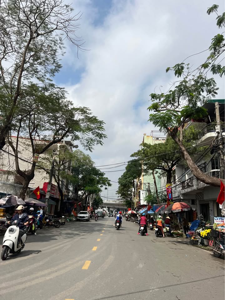 Nhà Mặt Tiền Cát Bi - Kinh Doanh Sầm Uất, 63m², 15 Tỷ