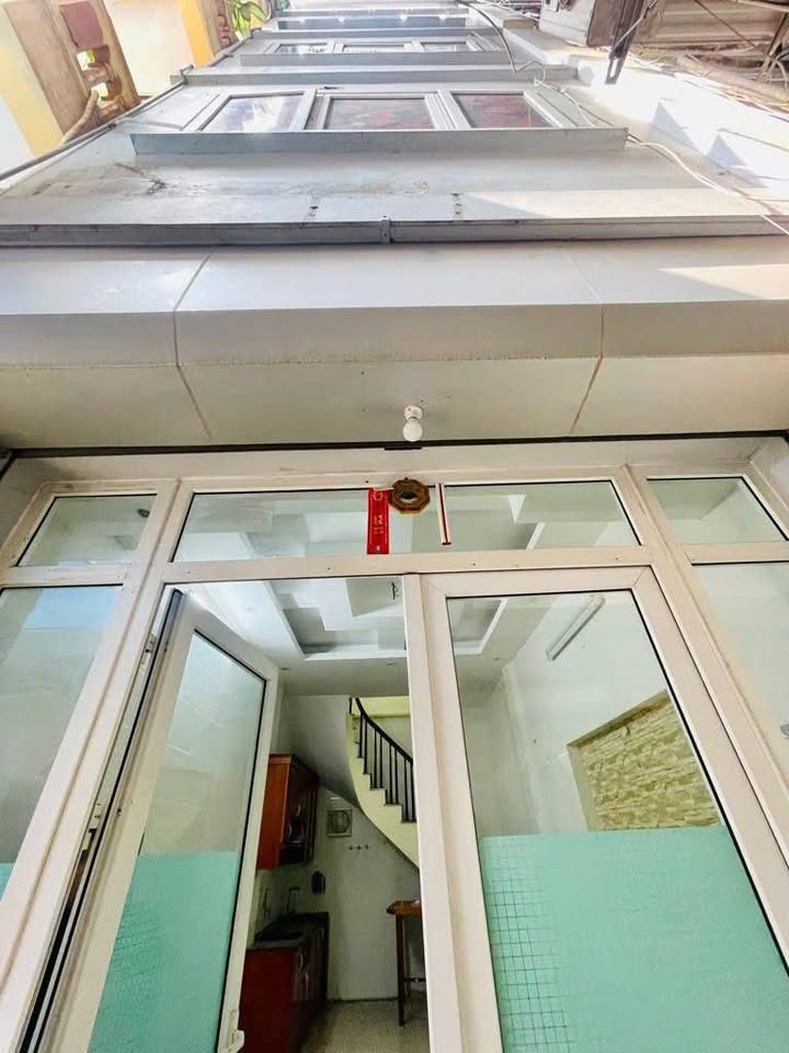 Nhà riêng Ngõ 211 Minh Khai 27m² - Chính chủ bán, sổ đỏ sẵn sàng!