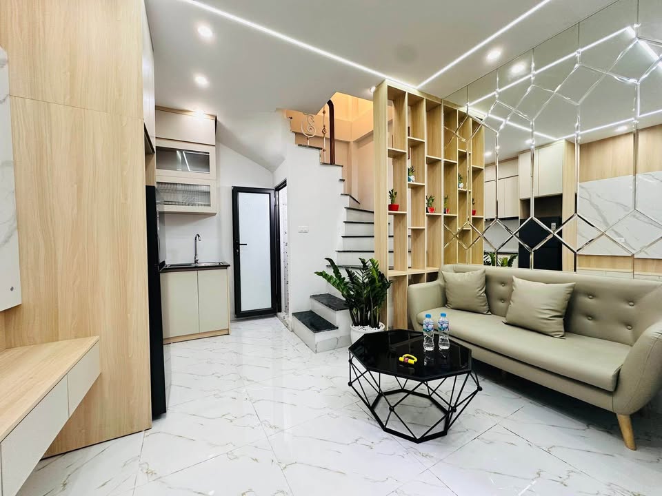 Nhà 4 Tầng Phố Chùa Quỳnh, 18m², 3PN Full Nội Thất - Sổ Đỏ Chính Chủ