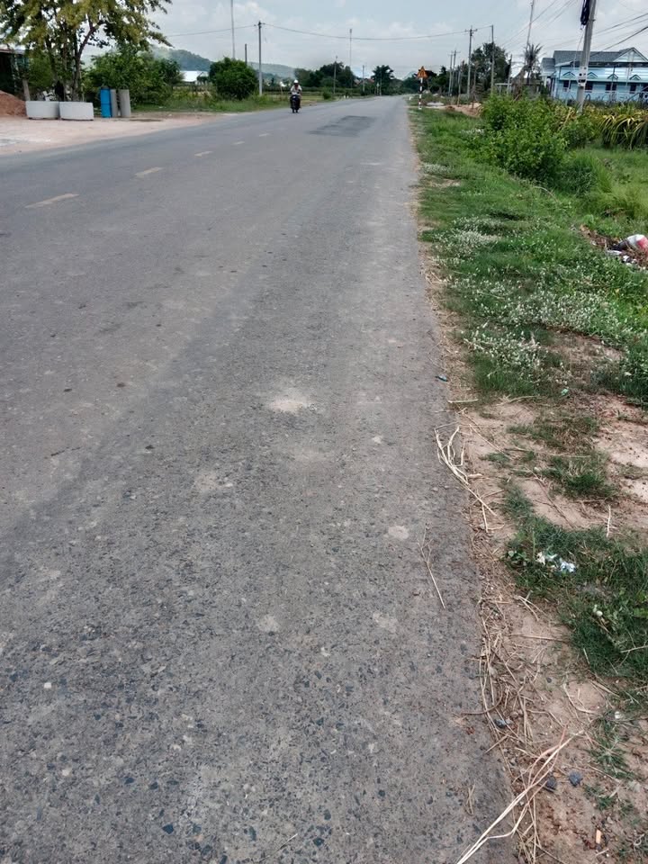 Bán Đất Mặt Tiền Quốc Lộ 28 Hàm Thuận Bắc 500m² - Giá 2 Tỷ