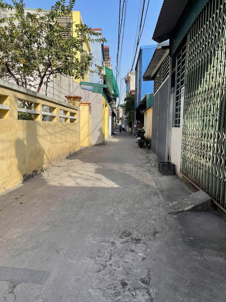 Nhà riêng Nam Bình, TP Hoa Lư 93.5m² - Chính chủ bán, ô tô vào tận cửa!