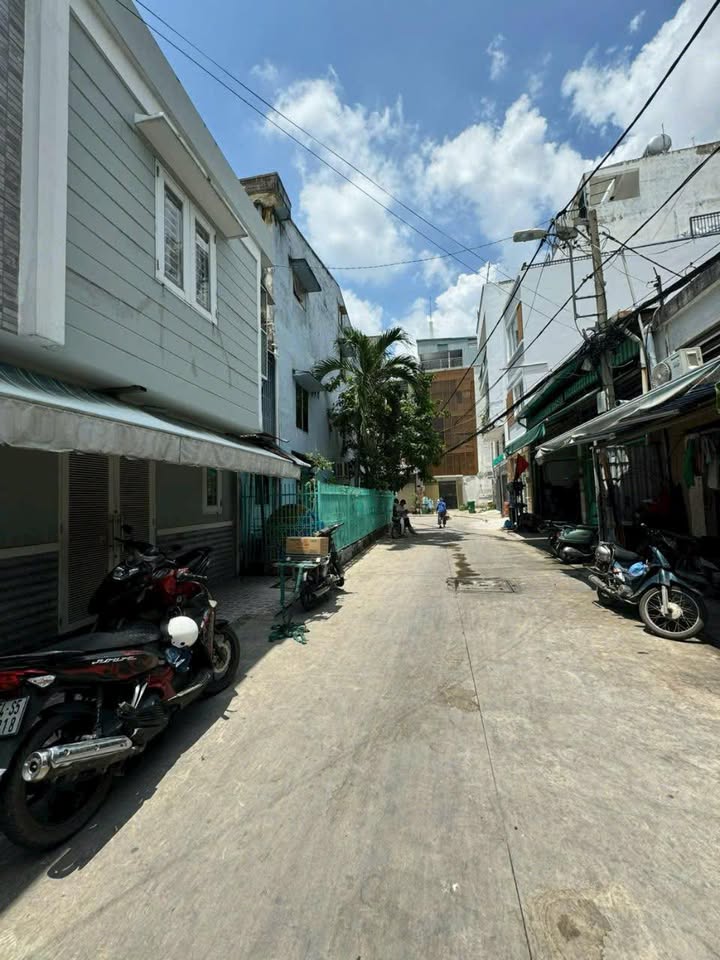 Bán Nhà Nát Metro Tân Cảng Bình Thạnh 134m² - Vị trí đẹp hiếm có