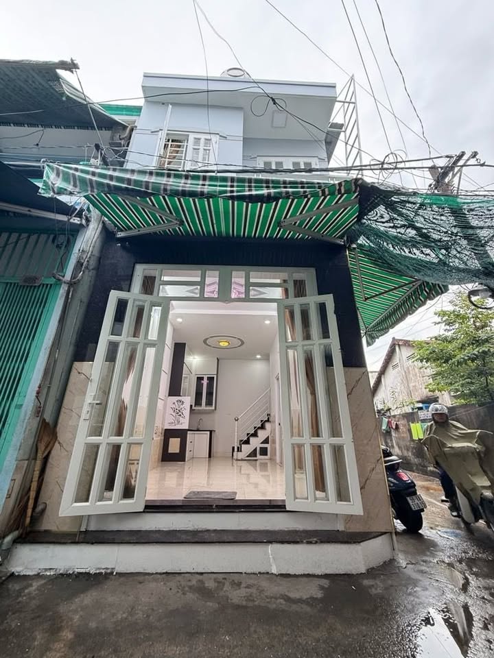 Bán nhà Quận 12 ngay CVPM Quang Trung 32m² giá 2 tỷ - Sổ hồng sẵn!