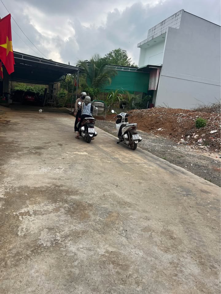 Đất nền Tân Phú, Đồng Xoài 101m² - Sổ đỏ, ô tô tránh, giá 670 triệu