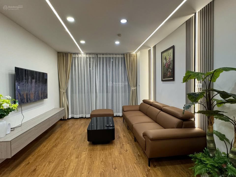 Căn hộ D5 Trần Thái Tông 85m² 11.5tr - Bàn giao ngay