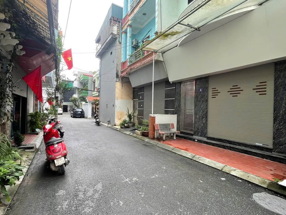 Nhà 100m² Ngõ Trường Chinh, Phủ Lý - Ô tô đỗ cửa, Sổ hồng sẵn