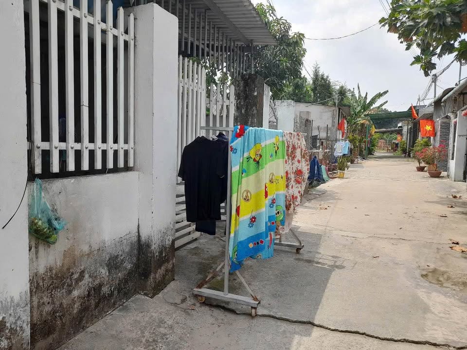 Nhà riêng Thạnh Phú 90m² - Sẵn sàng ở ngay, giá chỉ 870 triệu!