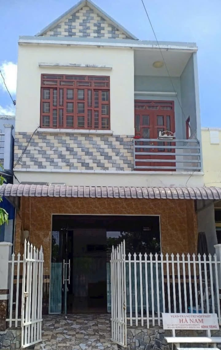 Nhà Phố Đường Hoa Kèn Hồng Sóc Trăng 94m² - Mặt Tiền Kinh Doanh Lý Tưởng!