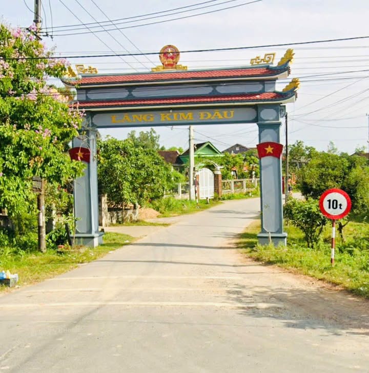 Bán đất mặt tiền đường nhựa Cam Lộ, Quảng Trị - 240m² đất ở, giá 9xx triệu