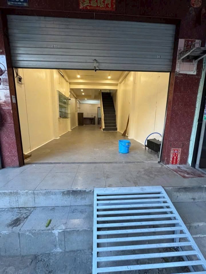 Nhà phố Quận 11 49m² - Mặt tiền kinh doanh Lãnh Binh Thăng!