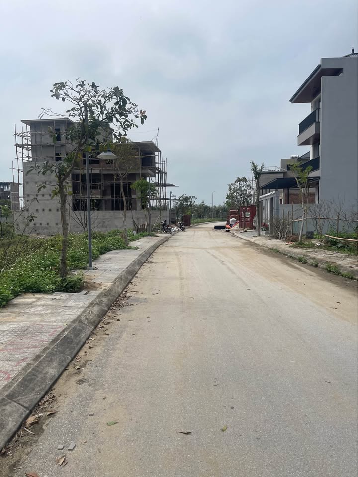 Townhouse Handico Vinh Tan 229m2 11.45 ty - KD mat tien