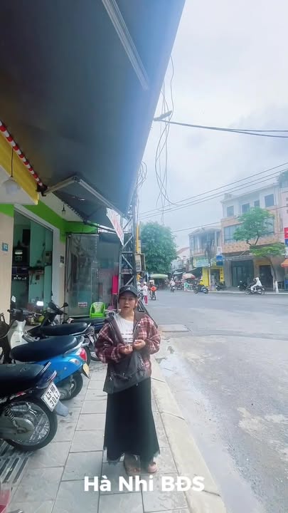 Mặt tiền Nguyễn Hoàng - Hải Châu, Đà Nẵng: 95m², 4 Tầng, Dòng Tiền 18 Triệu/Tháng