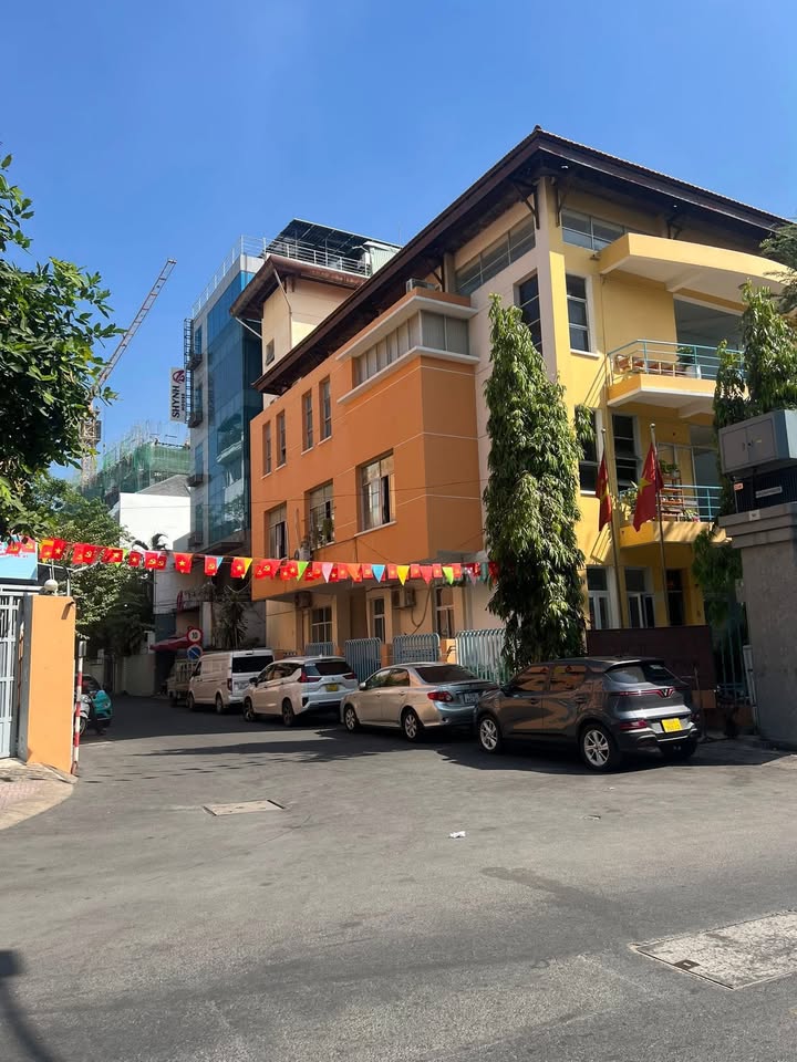 Bán nhà Nguyễn Trọng Tuyển Phú Nhuận 92m² - Vị trí VIP sẵn sàng ở ngay!