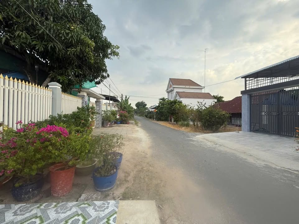 Nhà kiên cố 120m² hẻm Trần Phú, Hòa Thành, Tây Ninh - Giá 990 triệu