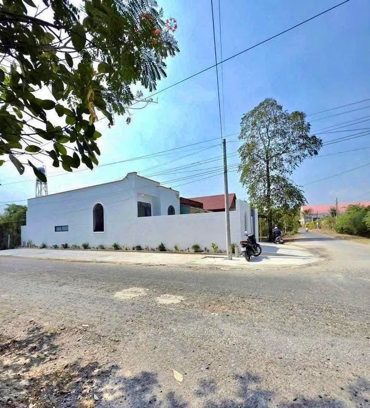 Nhà Riêng Hòa Thành 138m² 1.49 Tỷ - Vị Trí Đẹp Góc 2 Mặt Tiền