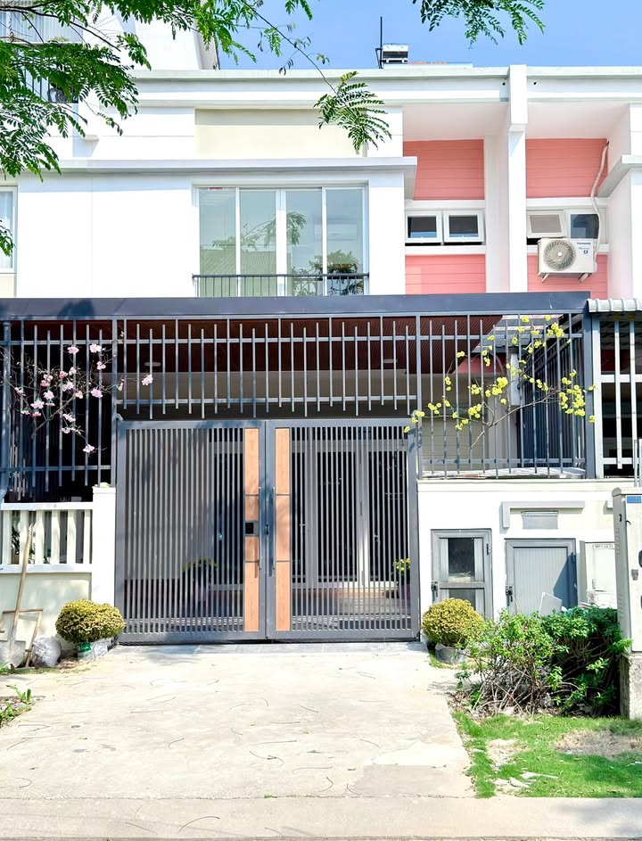 Nhà phố EcoLakes Mỹ Phước 120m² - Thiết kế hiện đại, sẵn sàng vào ở!