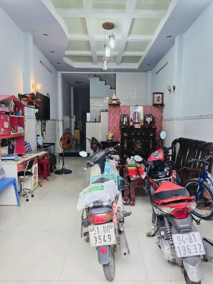 Nhà Riêng Quận Bình Tân 67.3m² 7.85 Tỷ - Chính Chủ Bán, Hẻm Xe Hơi