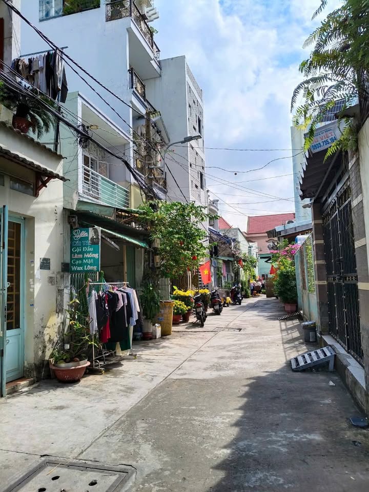 Nhà 80m² Hẻm Bờ Bao Tân Thắng, Tân Phú - Giá 8 Tỷ, 2 Mặt Hẻm