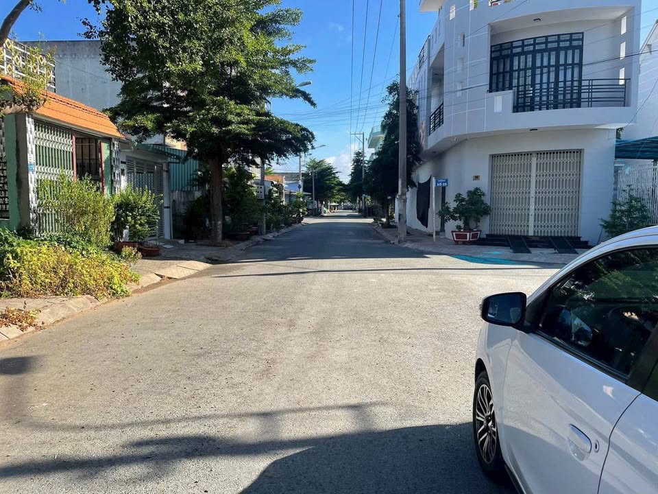 Đất Nền Mặt Tiền KDC Nam Long, Bến Lức - 80m² Sổ Hồng Sẵn Sàng