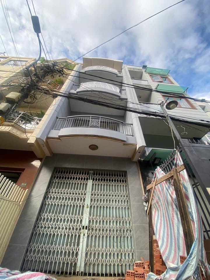 Nhà Phố Quận 10 70m² giá 18.5 tỷ - Vị trí đắc địa, ô tô đỗ thoải mái!