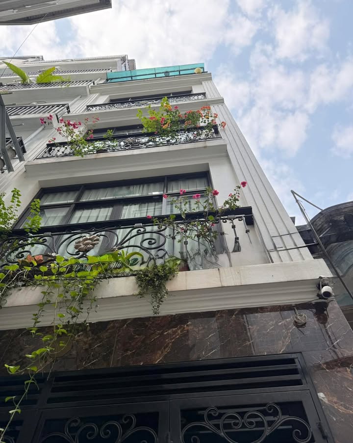 Nhà Lô Góc 35m² - 5 Tầng Kiên Cố - Gần Ngoại Giao Đoàn, Bắc Từ Liêm - 5.3 Tỷ