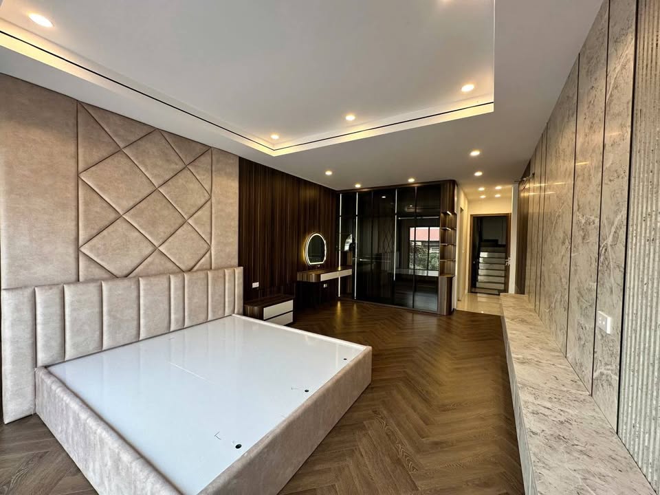 Nhà Phố Sài Đồng 55m² - 6 Tầng Thang Máy, Gara Ô Tô, 16 Tỷ