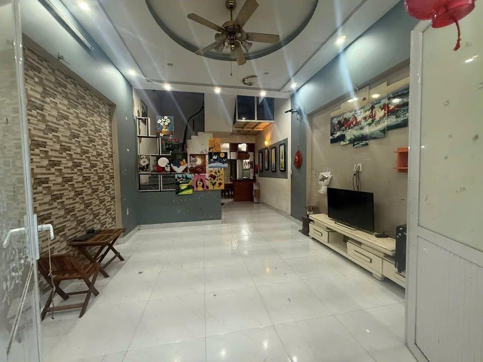 Cho thuê nhà riêng Đông Khê 60m² giá 6.5 triệu - Sẵn sàng ở ngay!