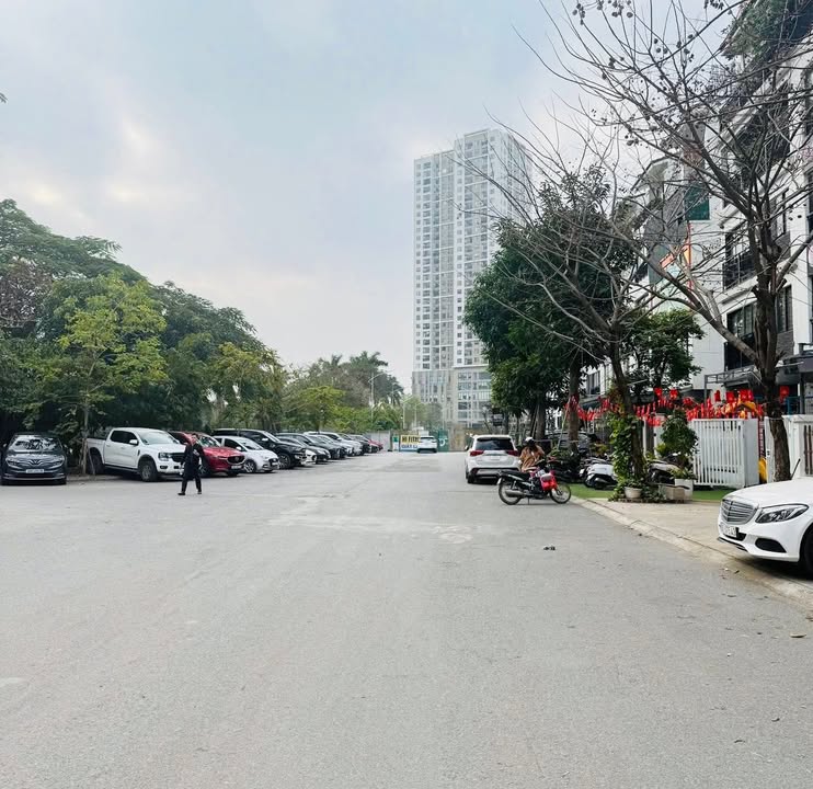 Nhà Phố Kinh Doanh Mặt Tiền 5m - KĐT Xa La, Hà Đông - 76m²