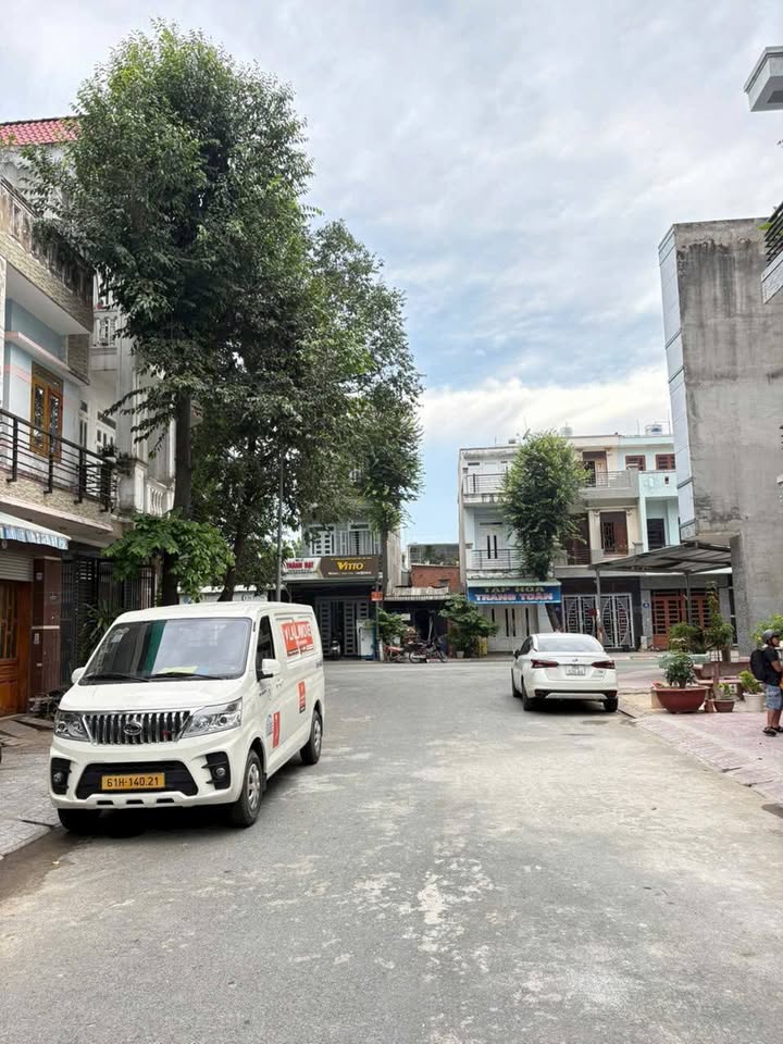 Nhà riêng Dĩ An 180m² giá 10 triệu - Sẵn sàng ở ngay!