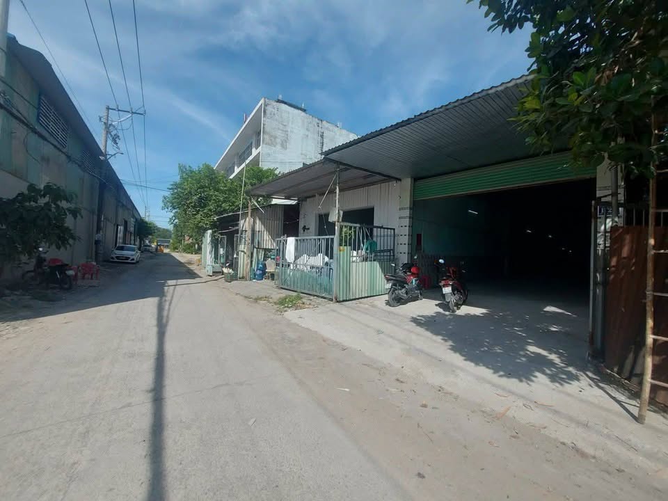 Cho thuê kho xưởng 240m² mặt tiền ĐT743 Dĩ An, Bình Dương - Giá 12 triệu/tháng