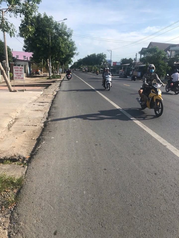 Mặt Tiền Quốc Lộ 50 Bình Chánh - 212m² Sổ Hồng Riêng, Cắt Lỗ Sập Hầm 5.6 Tỷ!