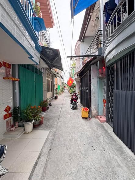 Nhà 3 Lầu Bình Tân 17m² - 2.55 Tỷ Hướng Đông Bắc, Sẵn Sàng Ở Ngay