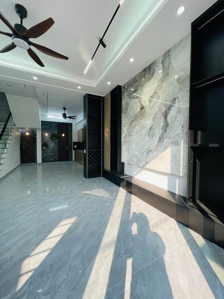 Nhà 3 Tầng Mới Xây Giáp KĐT Hoà Vượng, Nam Định - 58.7m² - 3.3 Tỷ