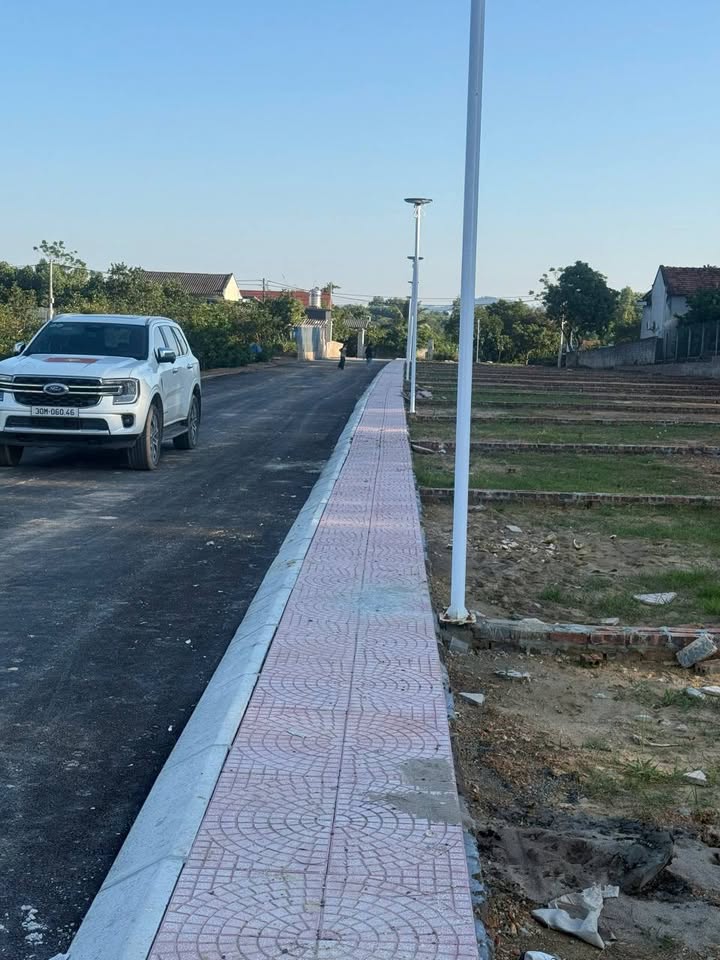 Đất nền Ba Trại Ba Vì 181m² - Sổ đỏ chính chủ, đường ô tô tránh!