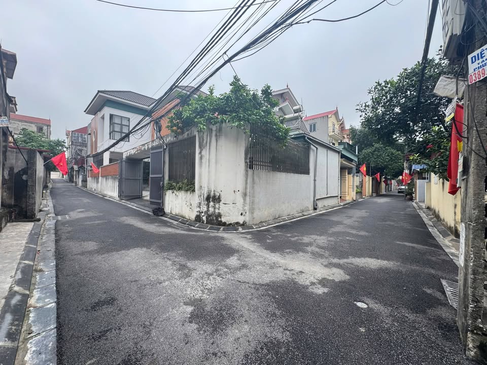 Nhà Mai Lâm 40m² Sổ Đỏ Chính Chủ - Sát Hồ Điều Hòa, Ô Tô Vào Nhà