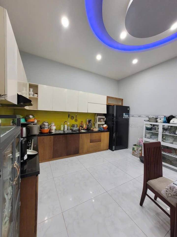 Nhà Mặt Tiền Lê Thánh Tôn Phan Thiết 92m² - Hướng Đông, Giá 4.5 Tỷ