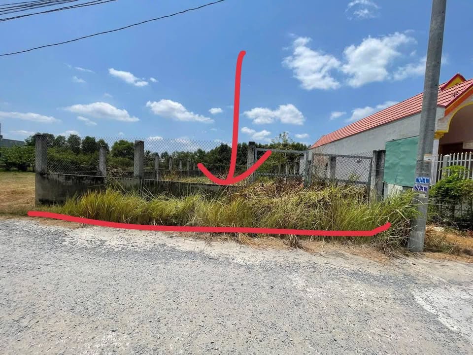 Đất thổ cư Bến Lức 270m² giá 3.1 tỷ - Sổ đỏ chính chủ sẵn sàng!