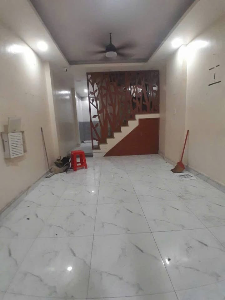 Nhà Mặt Tiền Phường Đông Hòa, Thủ Đức - 42m² Kinh Doanh Đa Ngành, Giá 8 Triệu/Tháng