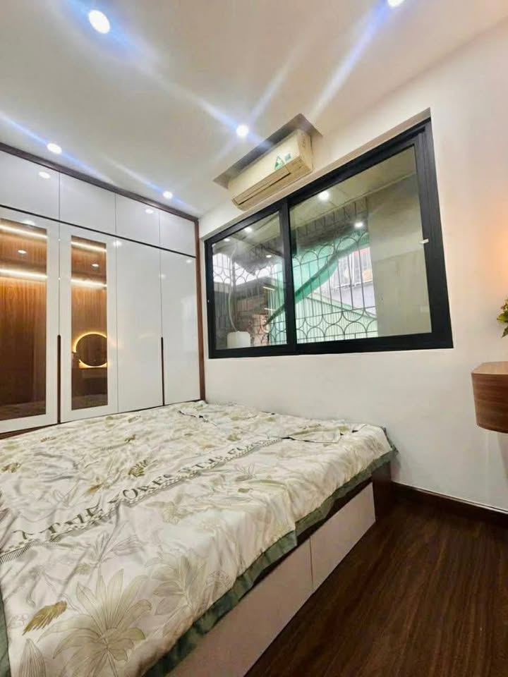 Nhà riêng Vọng Hà, Hoàn Kiếm 40m² giá hơn 2 tỷ - Ô tô vào tận nhà!