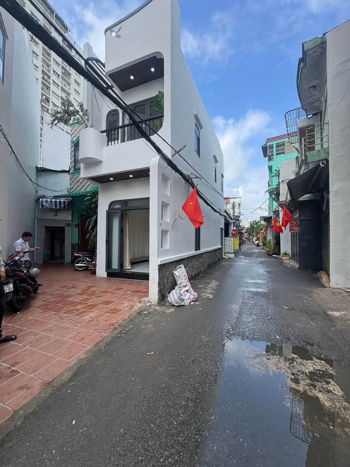 Nhà Phường 14 Gò Vấp - 31m² Hướng Đông, Kinh Doanh Tốt, Giá 4.75 Tỷ