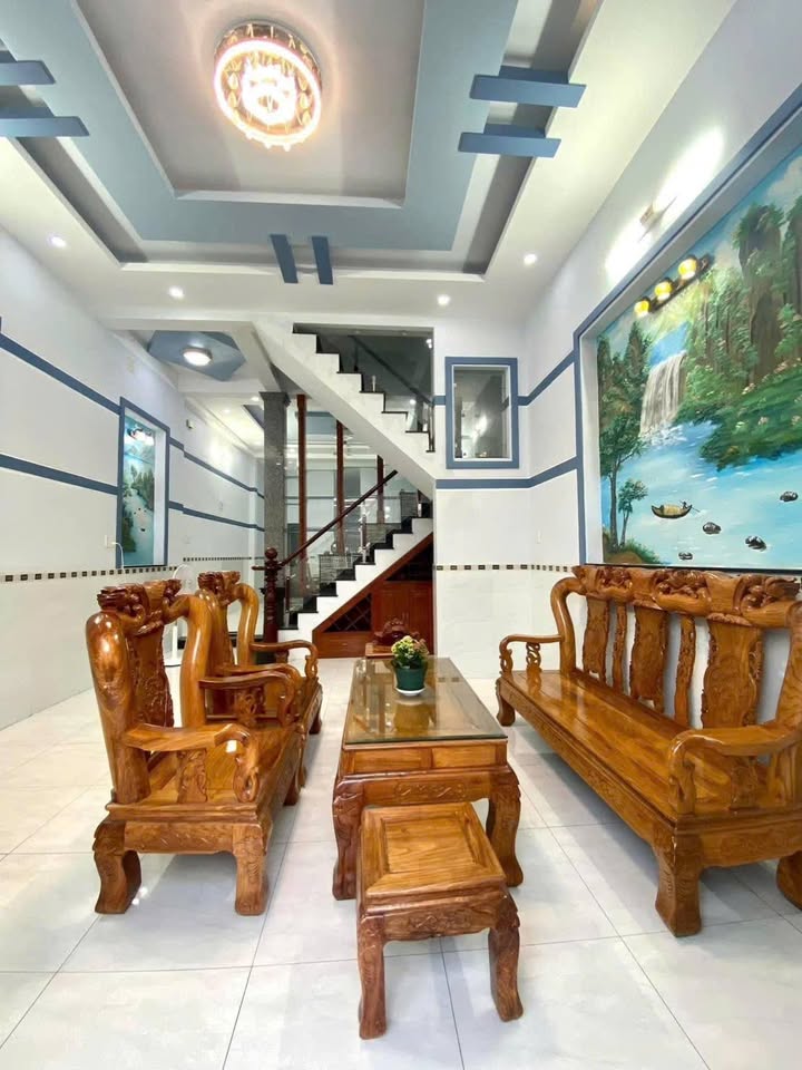 Nhà 3 Lầu Hóc Môn - 100m² - Giá 4.9 Tỷ - Sẵn Sàng Dọn Vào Ở Ngay